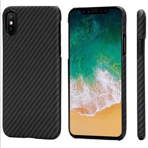 iPhone X - Carbon Fiber PITAKA Case.